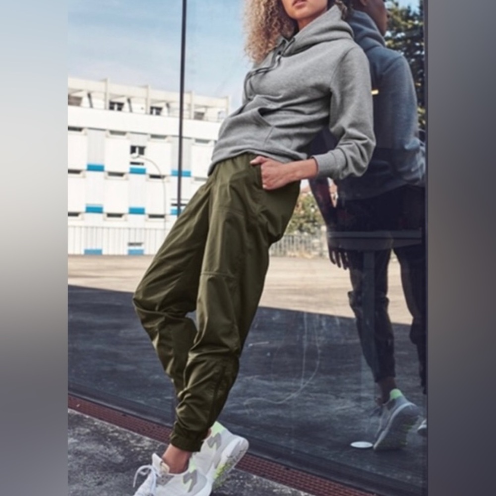 Athleta Green Radiant Jogger Pants 2